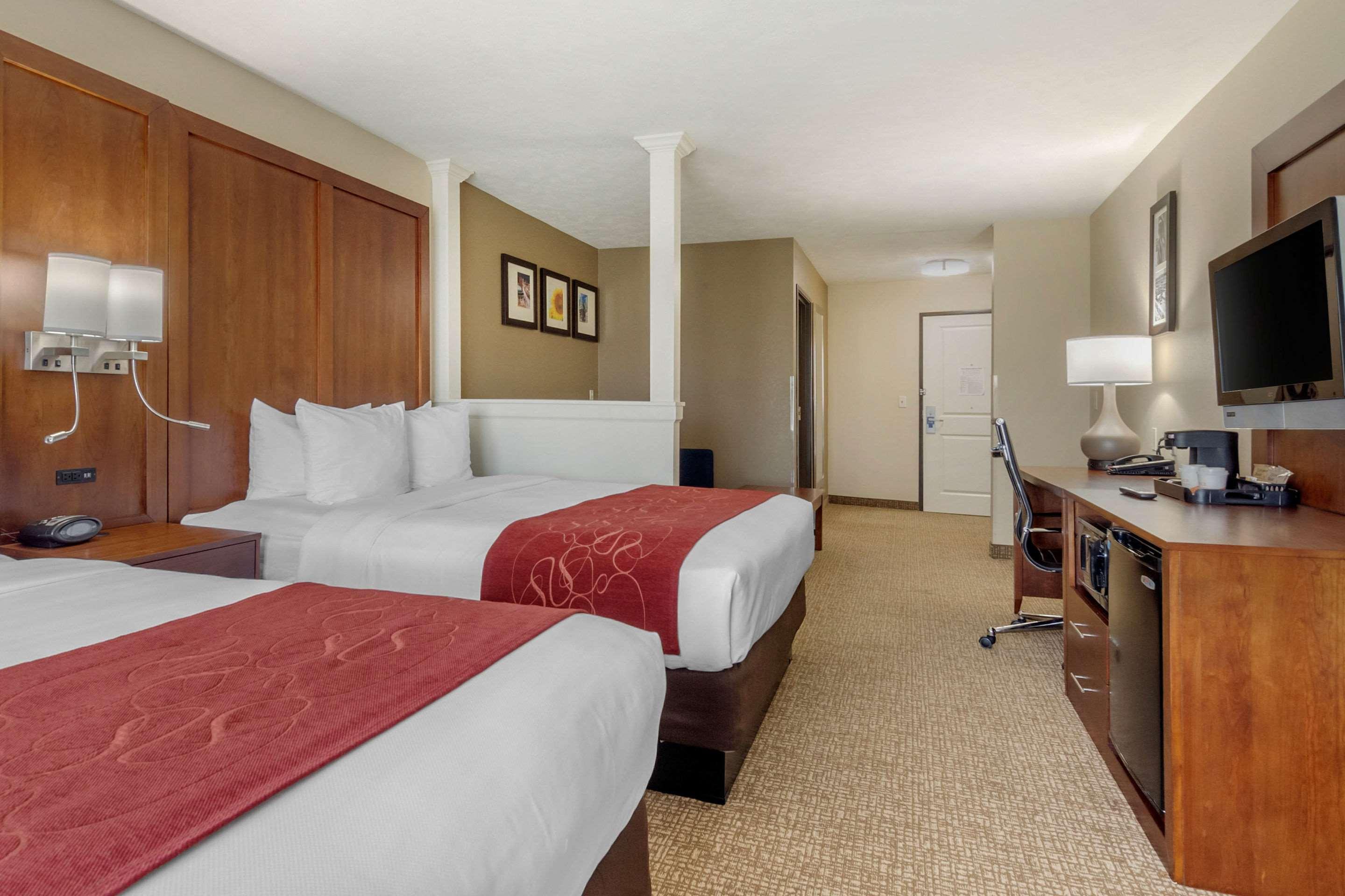 Comfort Suites Speedway - Kansas City Buitenkant foto