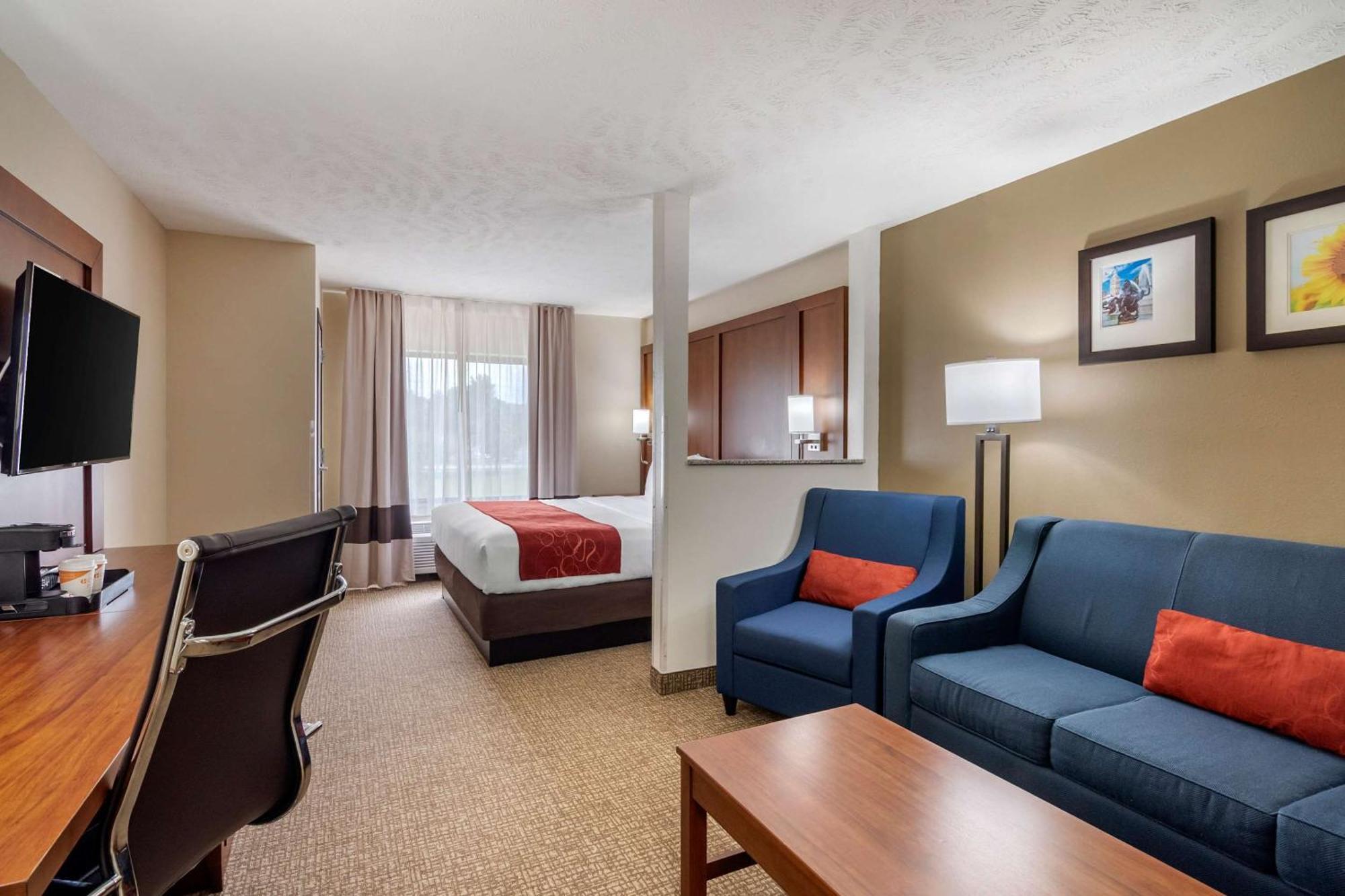 Comfort Suites Speedway - Kansas City Buitenkant foto