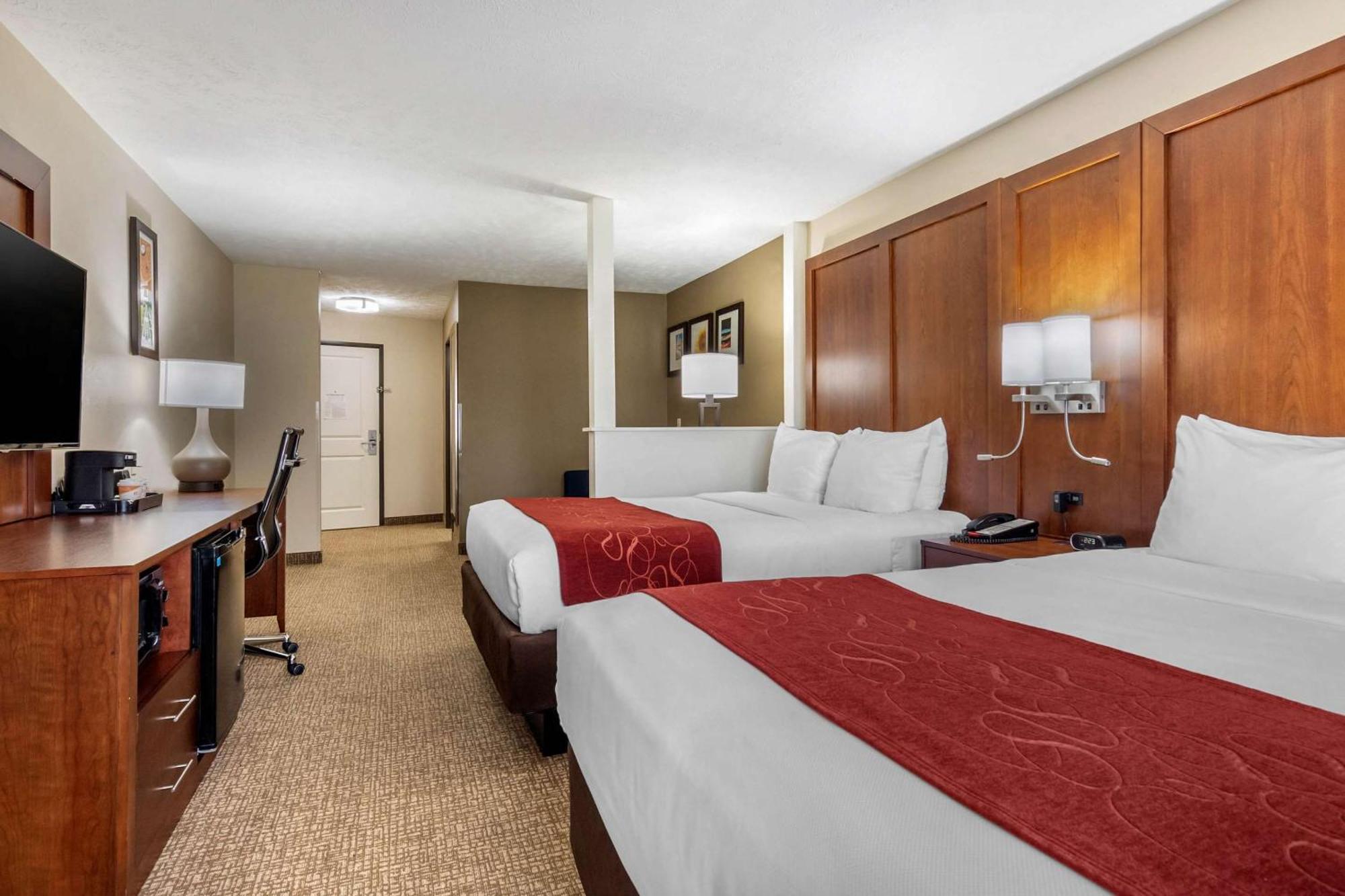 Comfort Suites Speedway - Kansas City Buitenkant foto