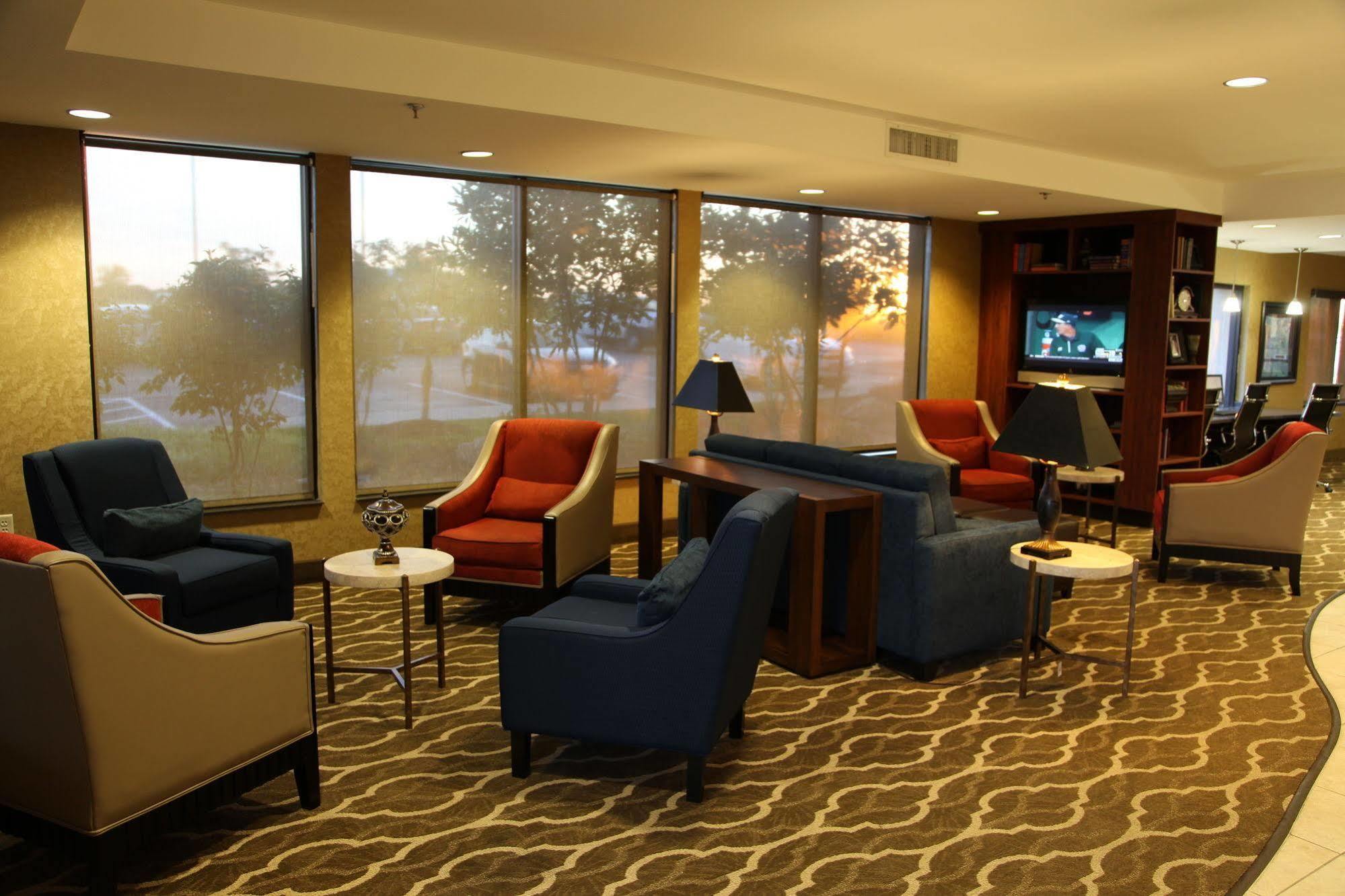 Comfort Suites Speedway - Kansas City Buitenkant foto